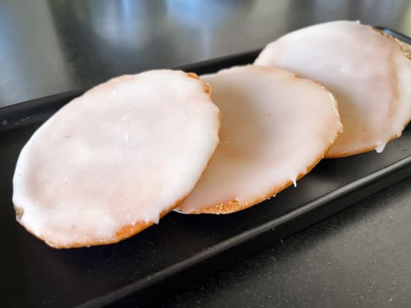 Palets de dames sur fond noir