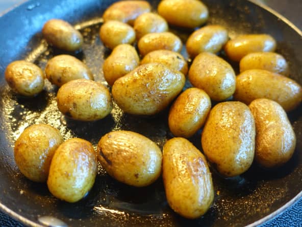 Pommes de terre grenailles sautées à la poêle