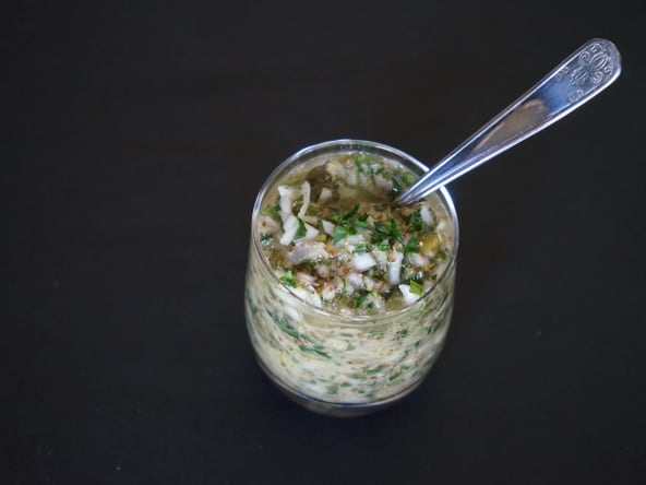 Pot de sauce ravigote