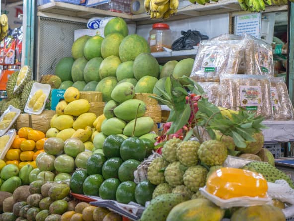 Stand de fruits tropicaux