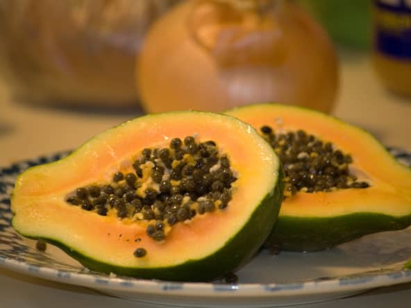 Papaye coupé en deux