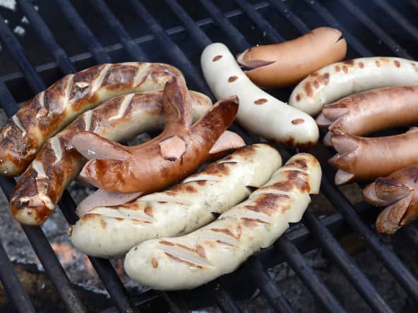 Cervelas cuits au barbecue