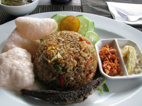 Assiette de nasi goreng