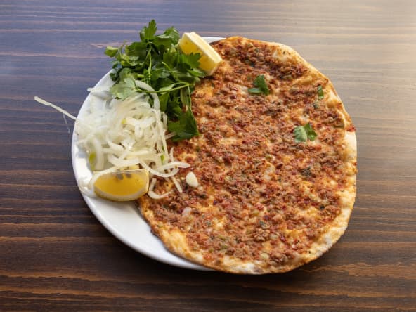 Pizza turque lahmacun 