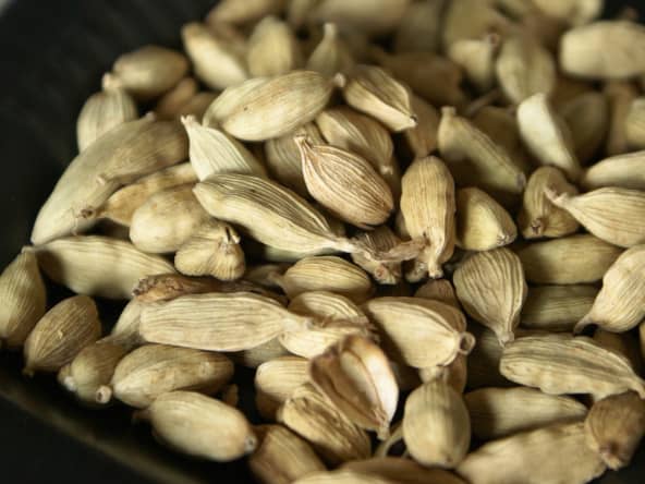 Cardamone dans un ramequin