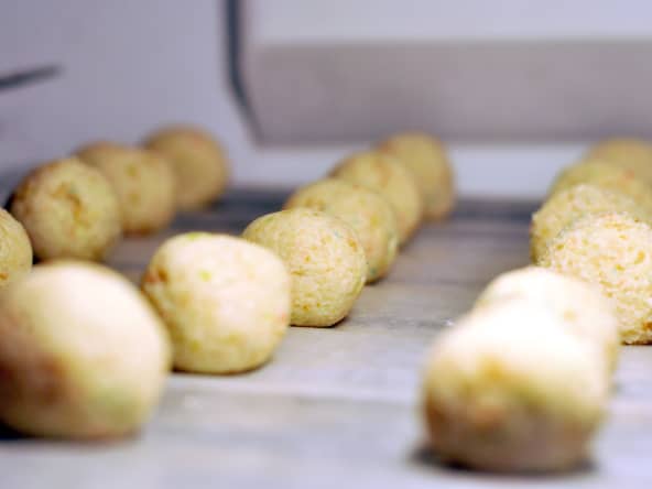 Pâte à cookies crue congelée