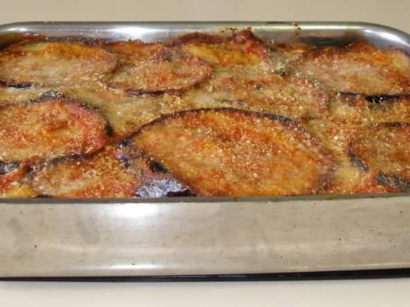 Plat de parmigiana d'aubergines