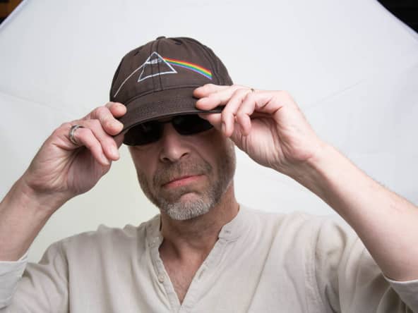 Chef Simon porte une casquette Pink Floyd