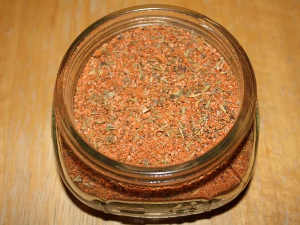 Bocal d'épices cajun fait maison