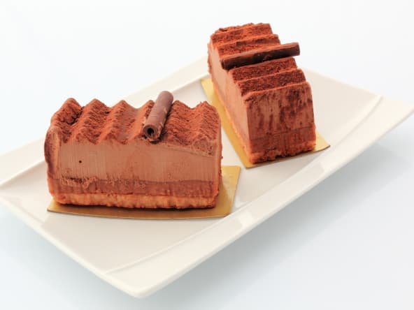 2 parts de gâteau Trianon, ou Royal au chocolat