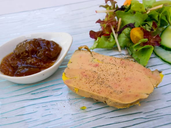 Confit de figue et tranche de foie gras cuit