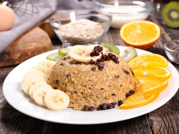 Bowl cake avec orange, banane et kiwi