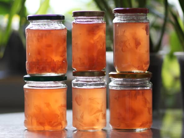 Pots de gelée de rose fait maison