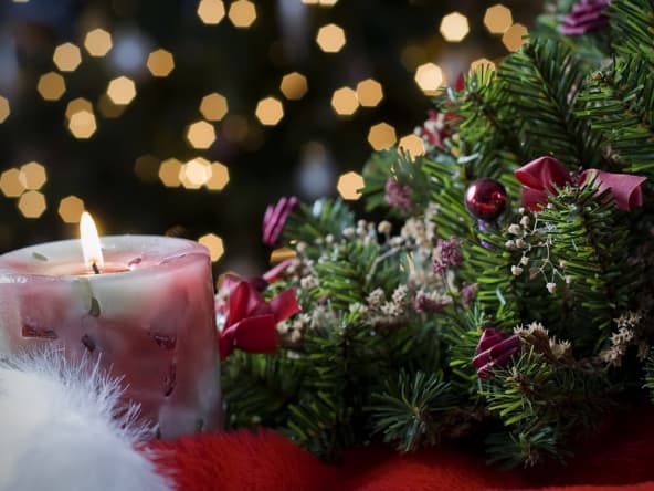 Sapin de noël et bougie