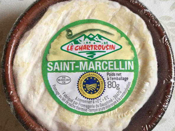 Confection de fromage saint-marcellin