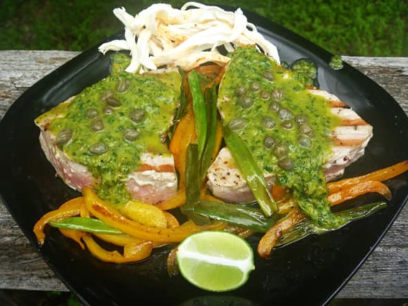 Thon avec sauce chimichurri