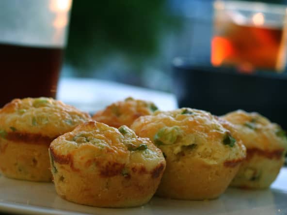 Muffins salés aux oignons et cheddar