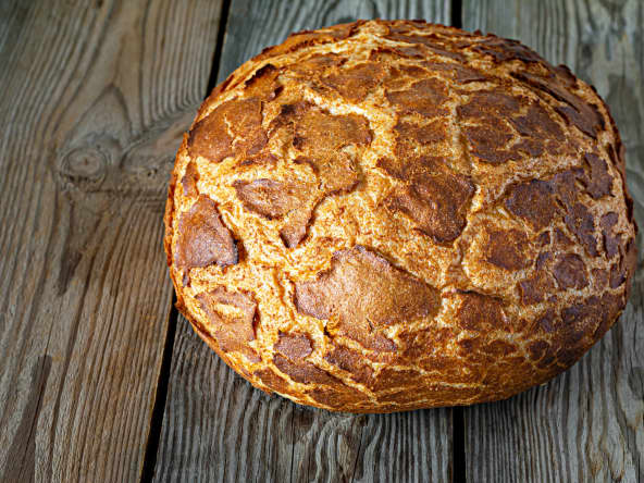 Un gros pain tigré bien cuit