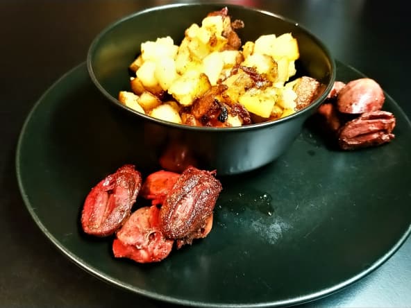 Coeurs de canards et pommes de terre sautées