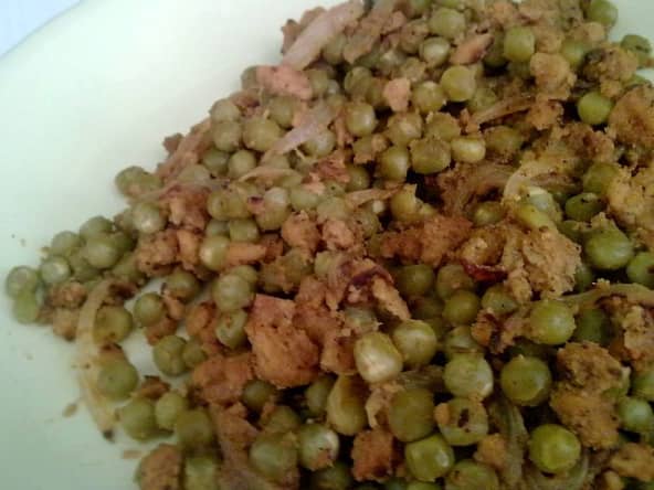 Protéines de soja texturées, petit pois et oignons