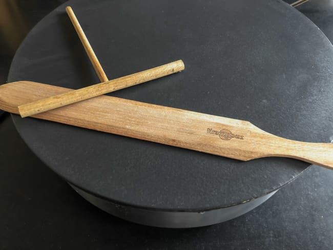 Crêpière électrique Billig Krampouz et rateau rozell