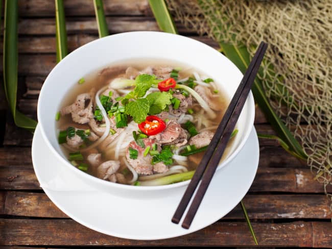 Bol de soupe vietnamienne