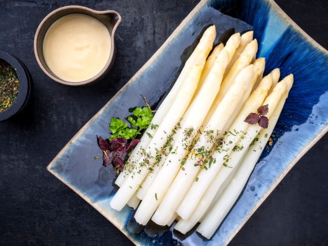 Asperges blanches et sauce