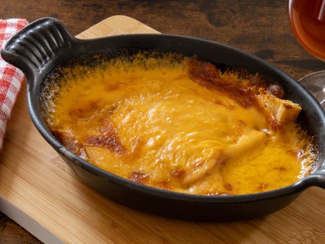 Welsh accompagné d'un verre de bière