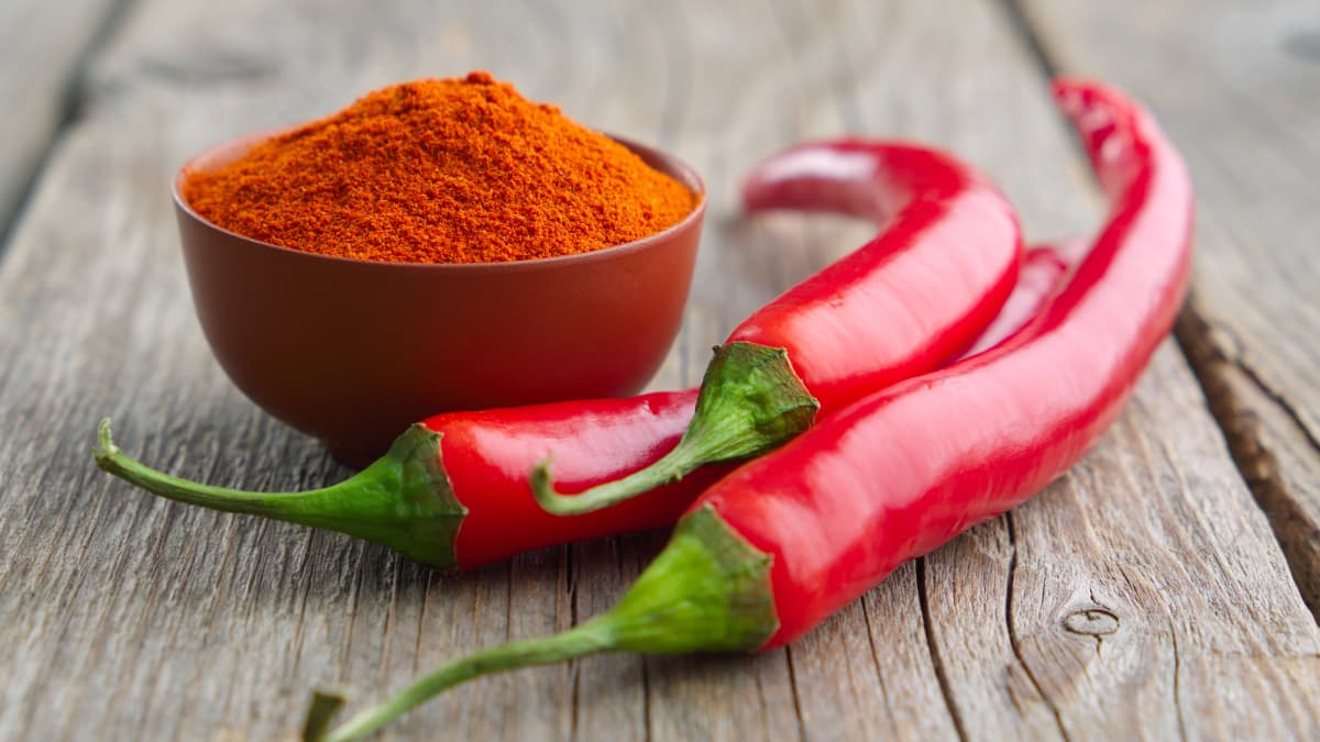 Piments rouges et paprika en poudre