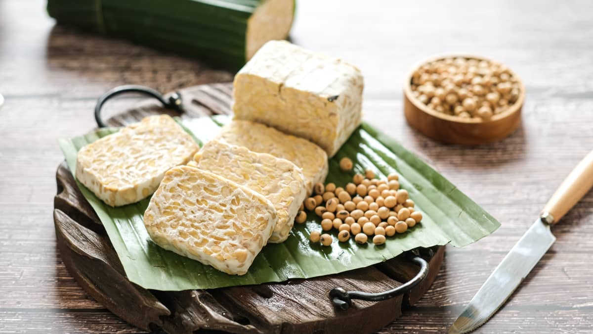 Bloc de tempeh tranché