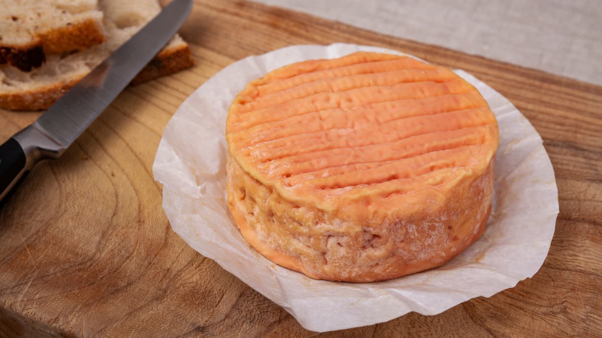 Epoisses sur planche en bois