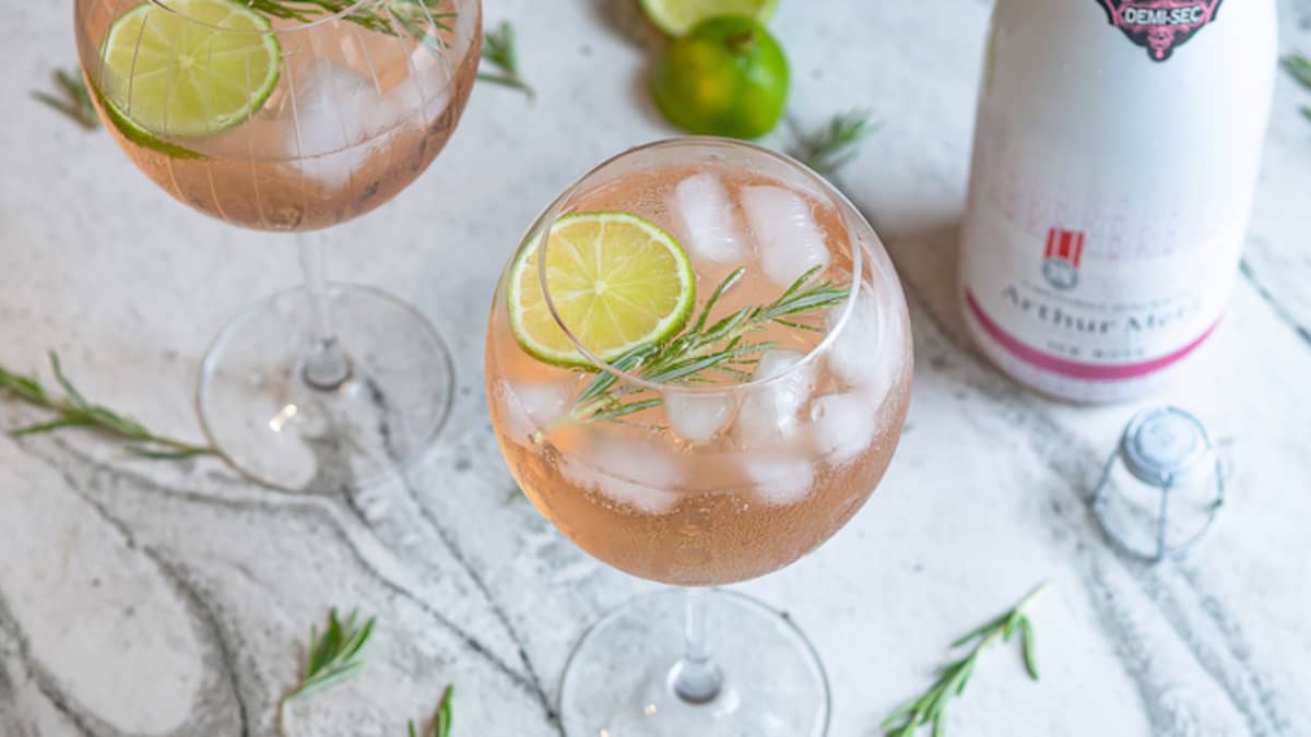 Cocktail au crémant, gin et tonic