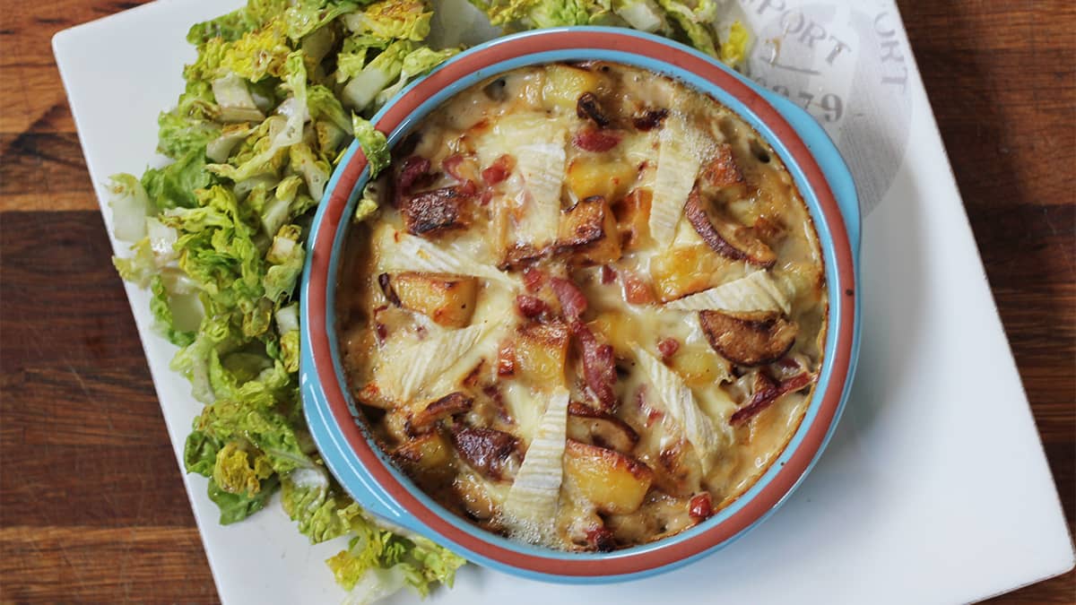 Tartiflette crémeuse aux cèpes et aux noix