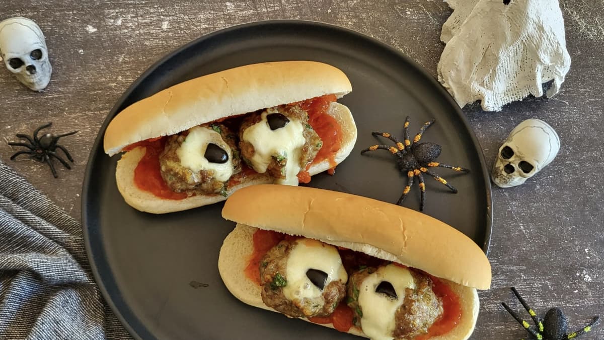2 hot-dogs comme des monstres pour halloween