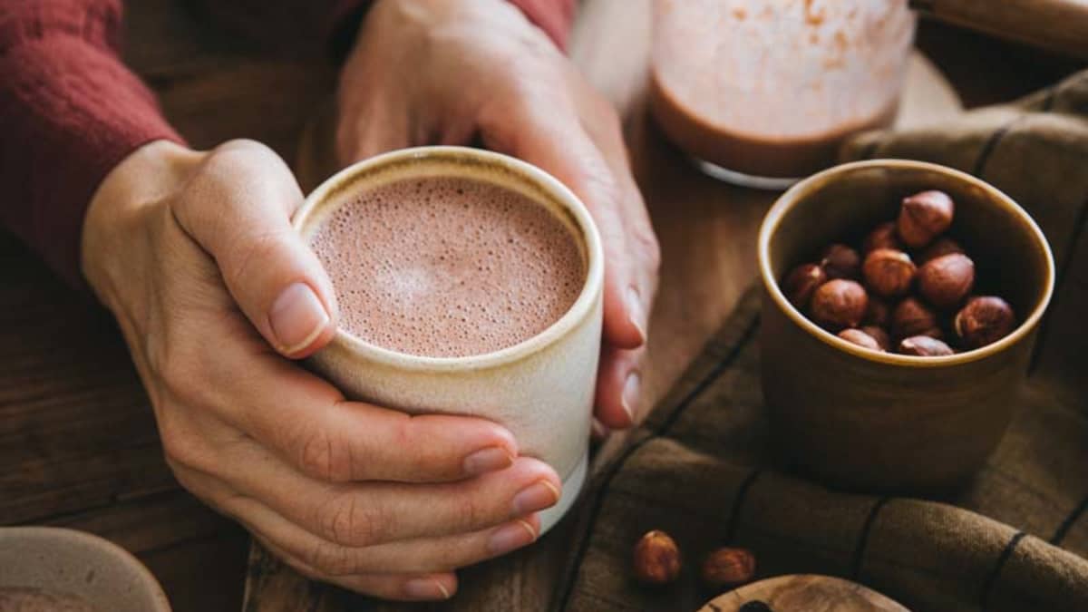 Tasse de latte praliné healthy bien chaud