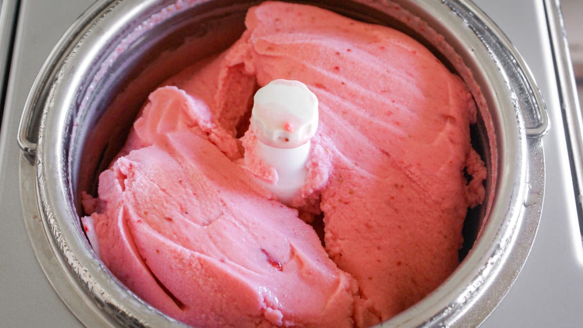 Sorbetière à production de froid en fonctionnement