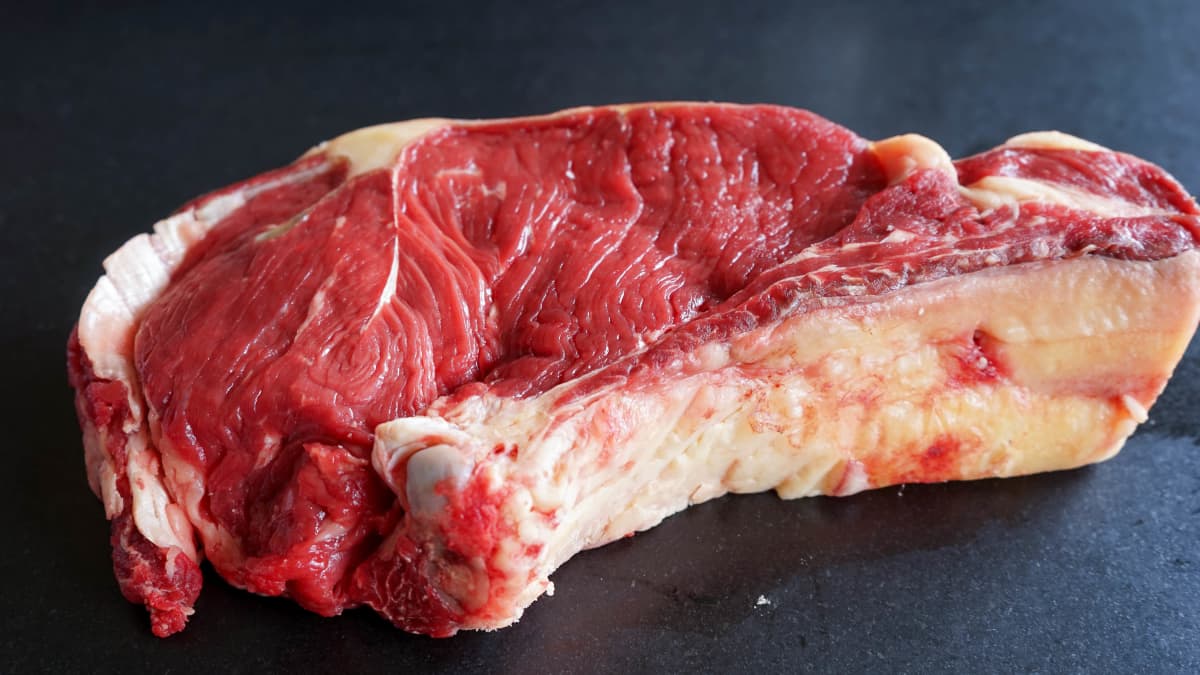 Côte de boeuf crue