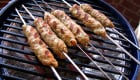 Keftas sur la grille du barbecue