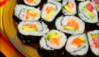 Makis sur une assiette