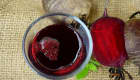 Verre de jus de betterave rouge