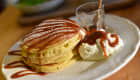 Pancakes nappés de sauce caramel