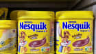 Boîtes de Nesquik sur rayonnage 