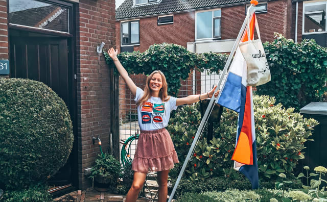 Gespot: De vlag uit! Deze HvA’ers zijn geslaagd 