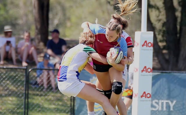 Bodil heeft geld nodig om te rugbyen met de wereldtop