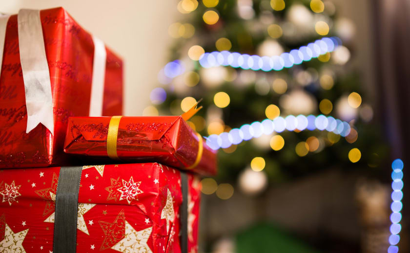 Online kerstcadeautjes bestellen: makkelijk of milieubelastend?