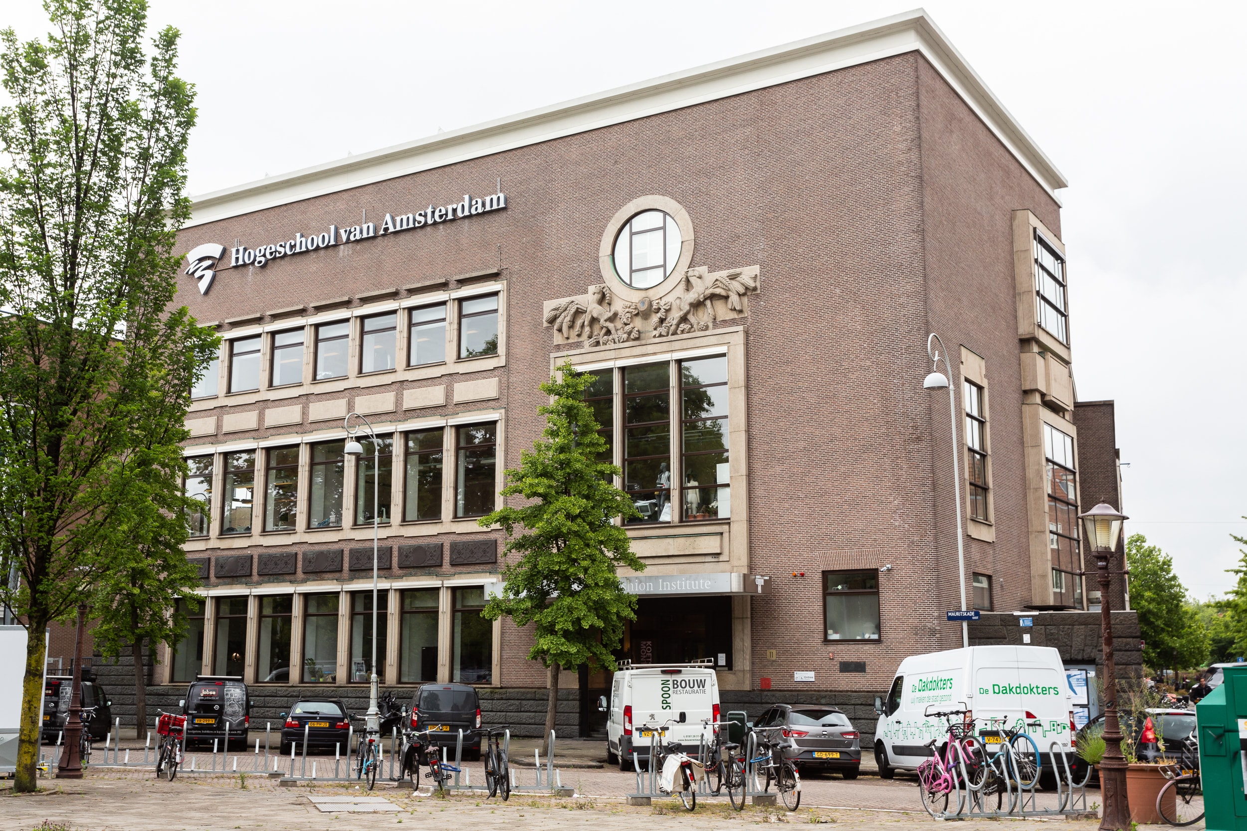 HvA verlaat twee gebouwen, AMFI verhuist volledig