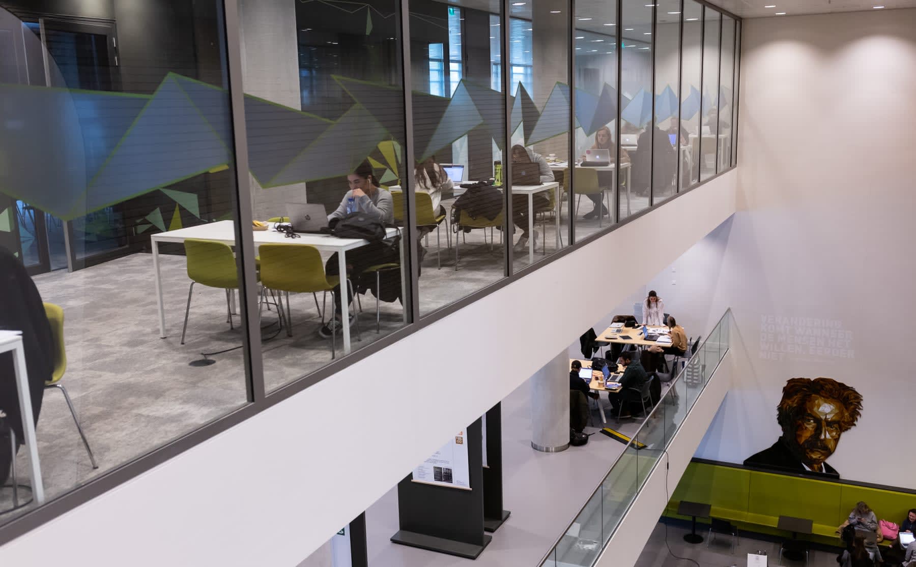 DR-202003139728 Vrijheid én verwarring: het nieuwe afstuderen bij Toegepaste Psychologie