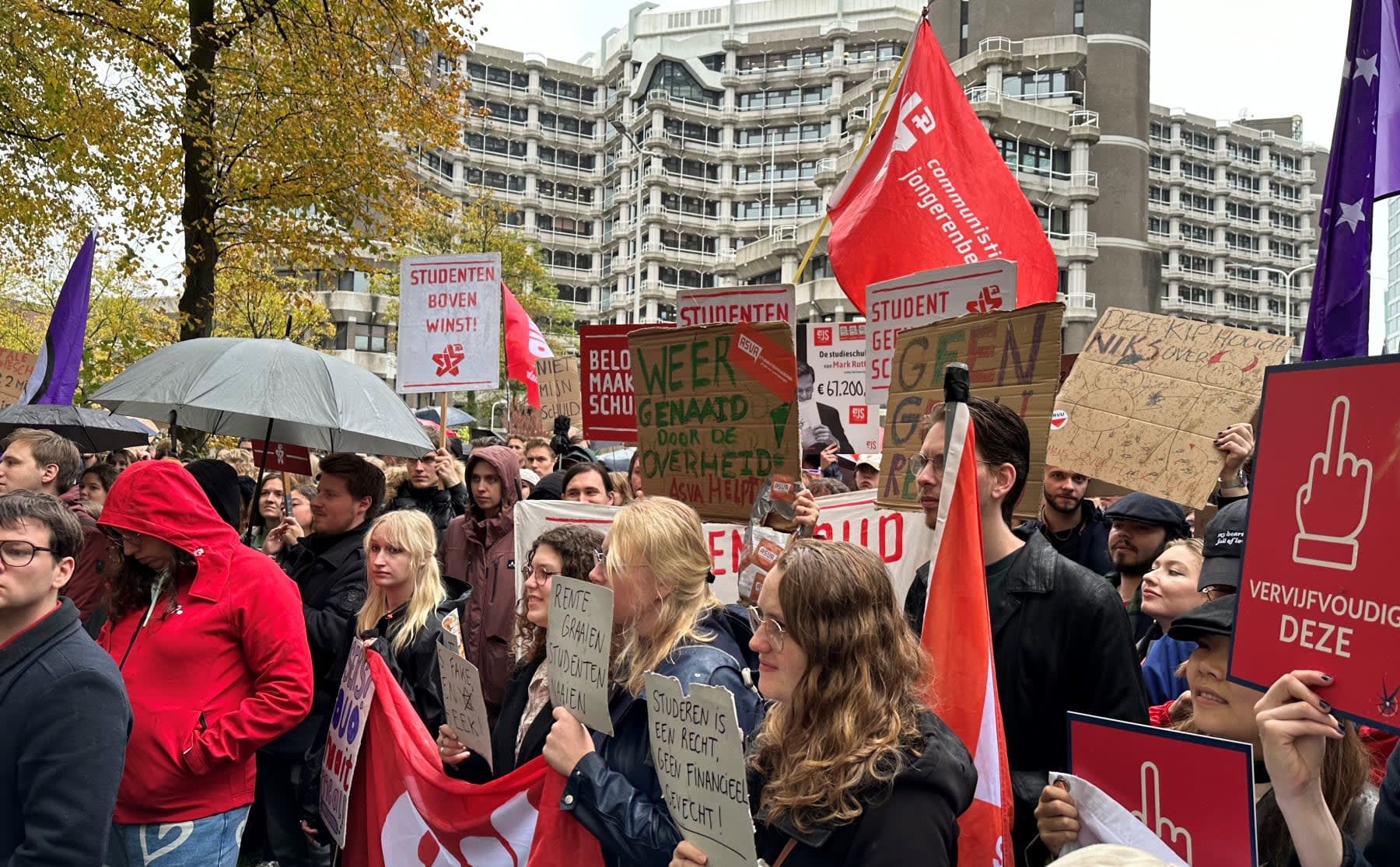 Weg met die rente op onze schuld, pleiten studenten bij protest in Den Haag