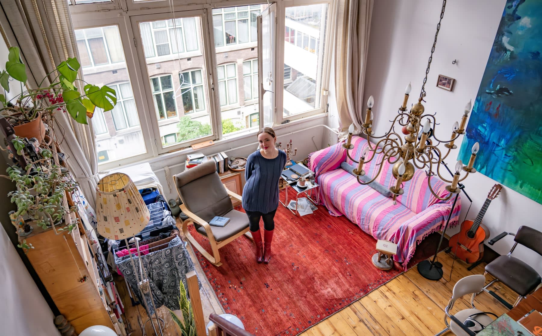 student-liza-mae-groeide-op-in-fabriek-tetterode-ik-had-door-het-hele-pand-verstopplekken-image Student Liza-Mae groeide op in fabriek Tetterode: ‘Ik had door het hele pand verstopplekken’