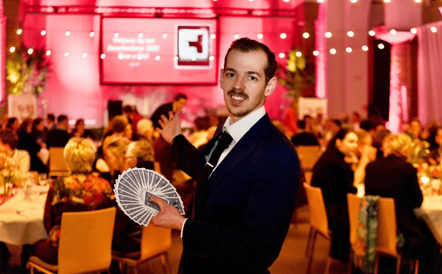 alumnus-bart-uriot-studeerde-hbo-ict-maar-werd-goochelaar-nooit-gedacht-dat-ik-dit-zou-kunnen-image Alumnus Bart Uriot studeerde HBO-ICT maar werd goochelaar: ‘Nooit gedacht dat ik dit zou kunnen’